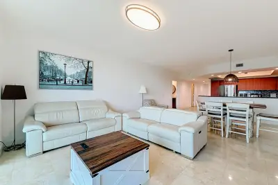 14951 Royal Oaks Ln #505, North Miami: photo 1 of 43