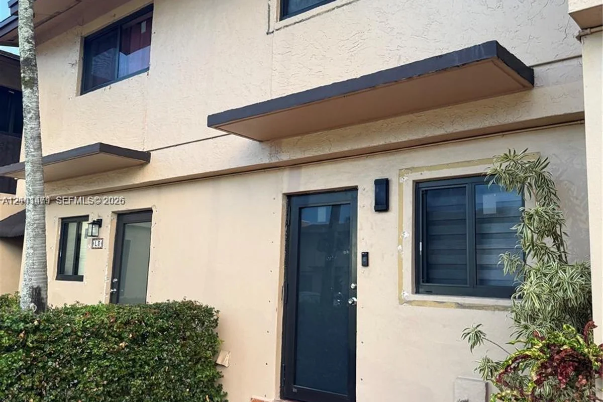 131 SW 109th Ave #L5, Sweetwater: photo 1 of 1