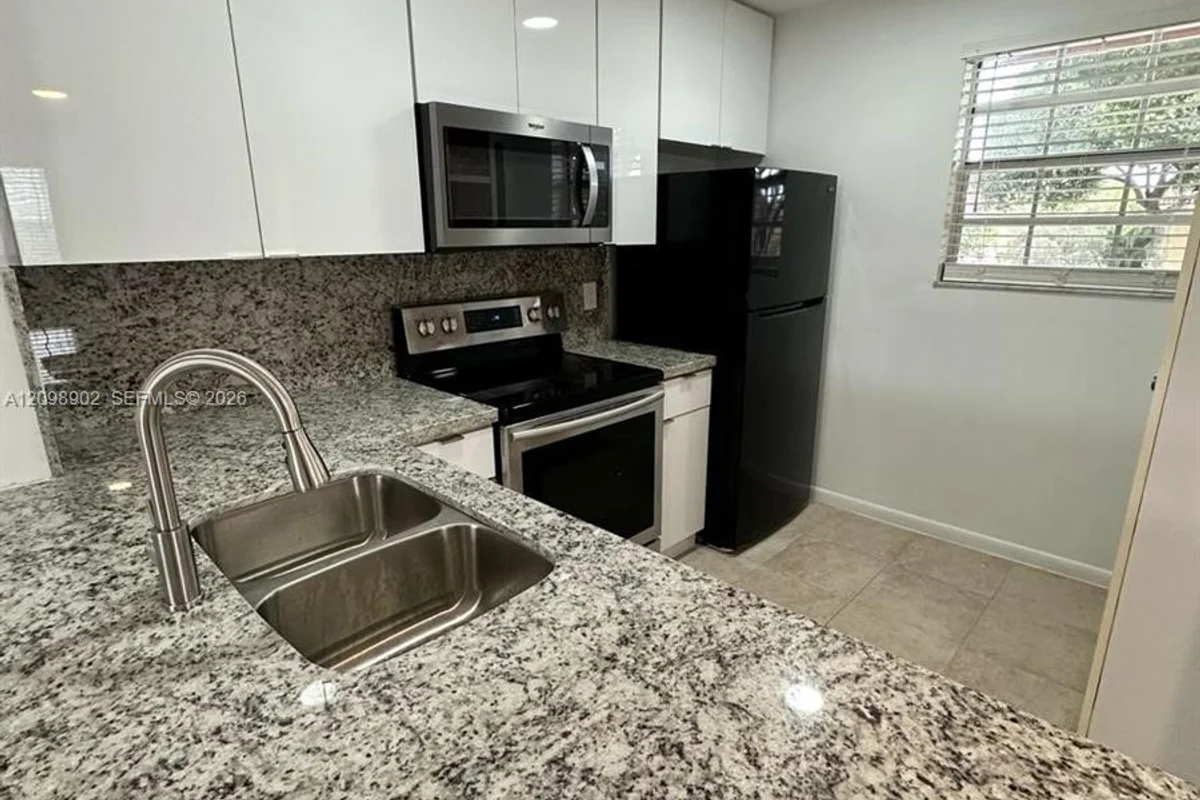 10445 NW 8th St #201, Pembroke Pines: photo 1 of 13