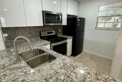 10445 NW 8th St #201, Pembroke Pines: photo 1 of 13
