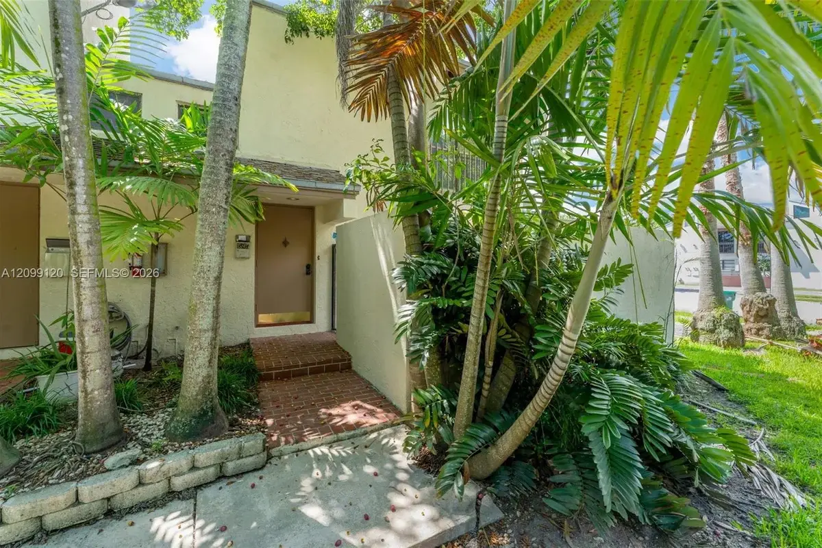 15805 SW 91st Ct #D, Palmetto Bay: photo 1 of 32