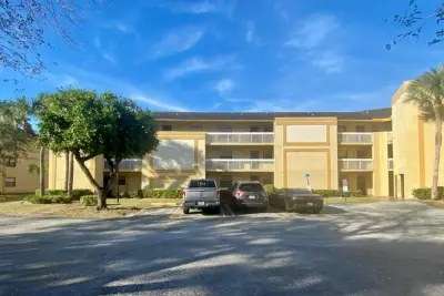 9000 NW 28th Dr #209, Coral Springs: photo 1 of 20
