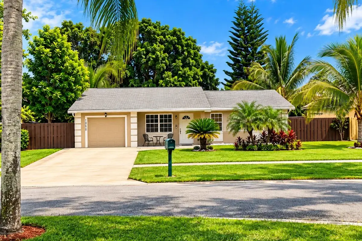 19660 Delaware Cir, Boca Raton: photo 1 of 22