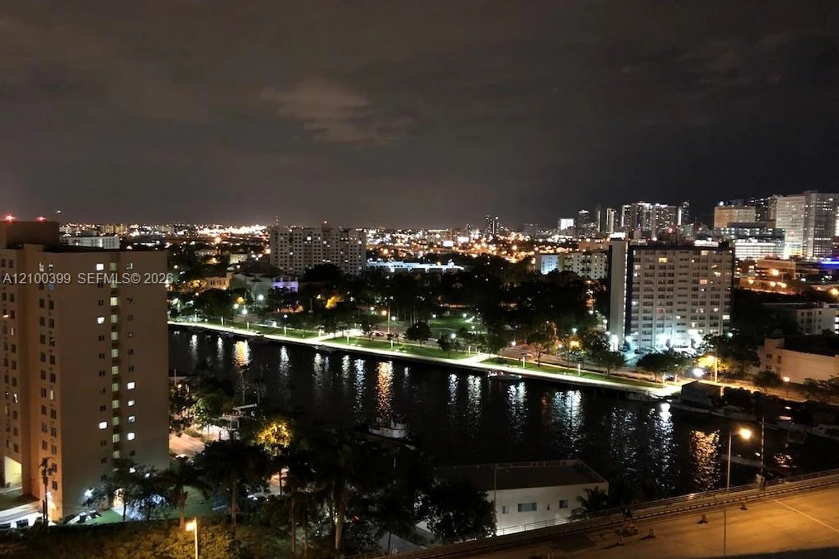 10 S River Dr #1513, Miami: photo 1 of 23