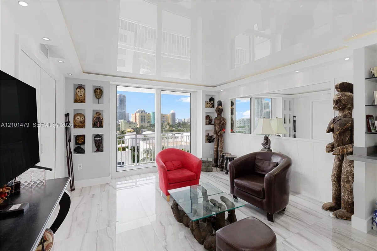 345 Ocean Dr #705, Miami Beach: photo 1 of 25