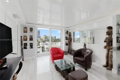 345 Ocean Dr #705, Miami Beach: photo 1 of 25