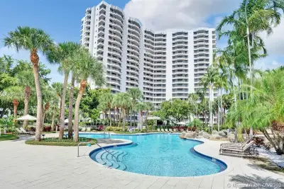 3300 NE 191 St #504, Aventura: photo 1 of 19