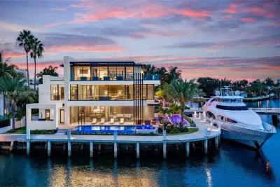 1400 W Lake Dr, Fort Lauderdale: photo 1 of 63