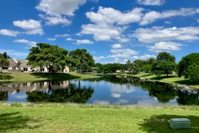 1057 NW 50th Dr, Deerfield Beach: photo 1 of 16