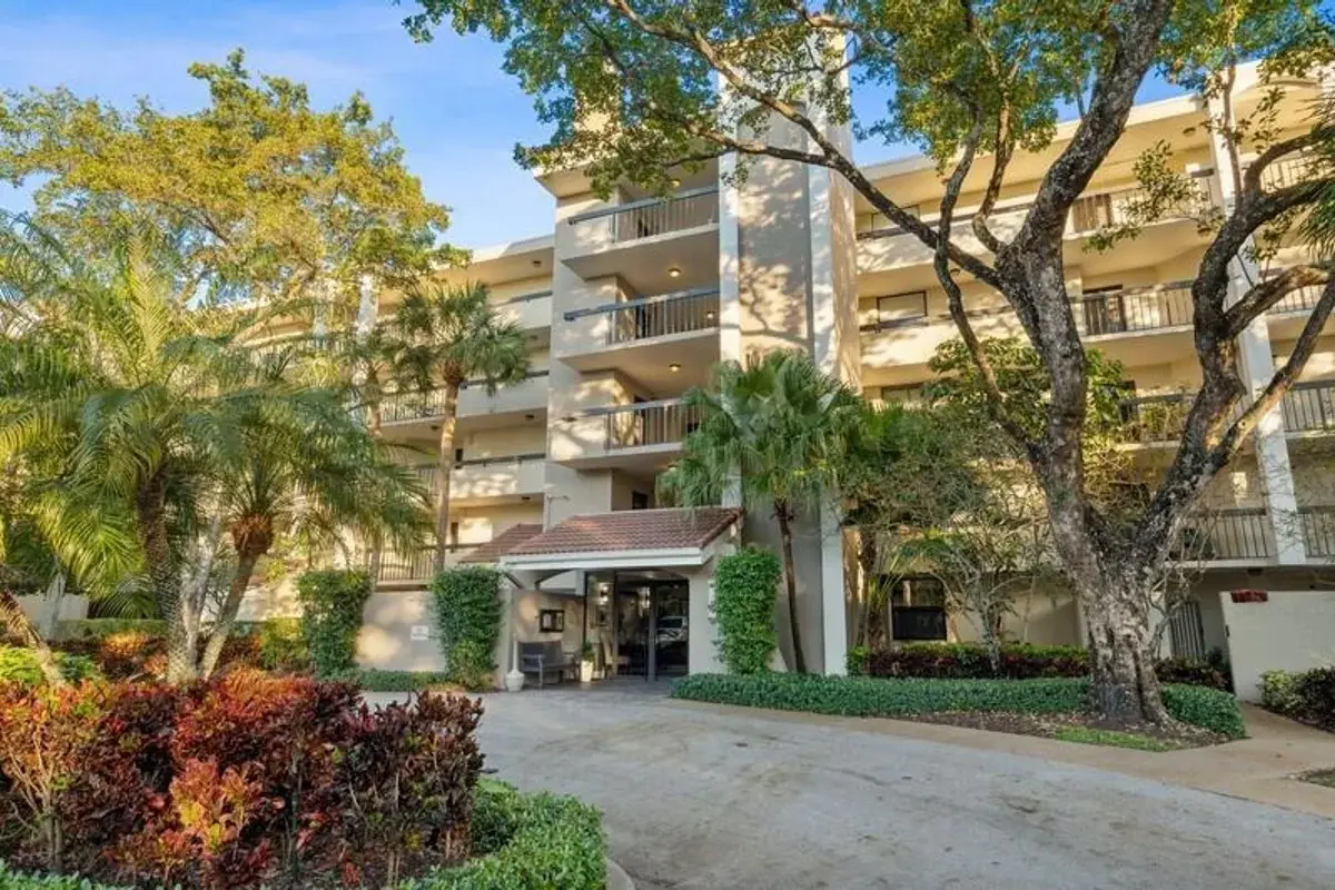 2025 Lavers Cir #D204, Delray Beach: photo 1 of 16