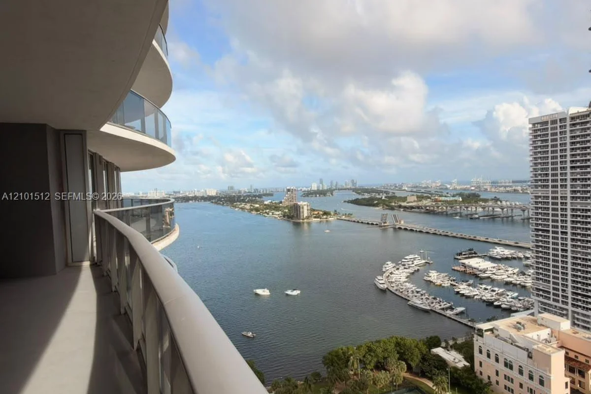 488 NE 18th St #2710, Miami: photo 1 of 21
