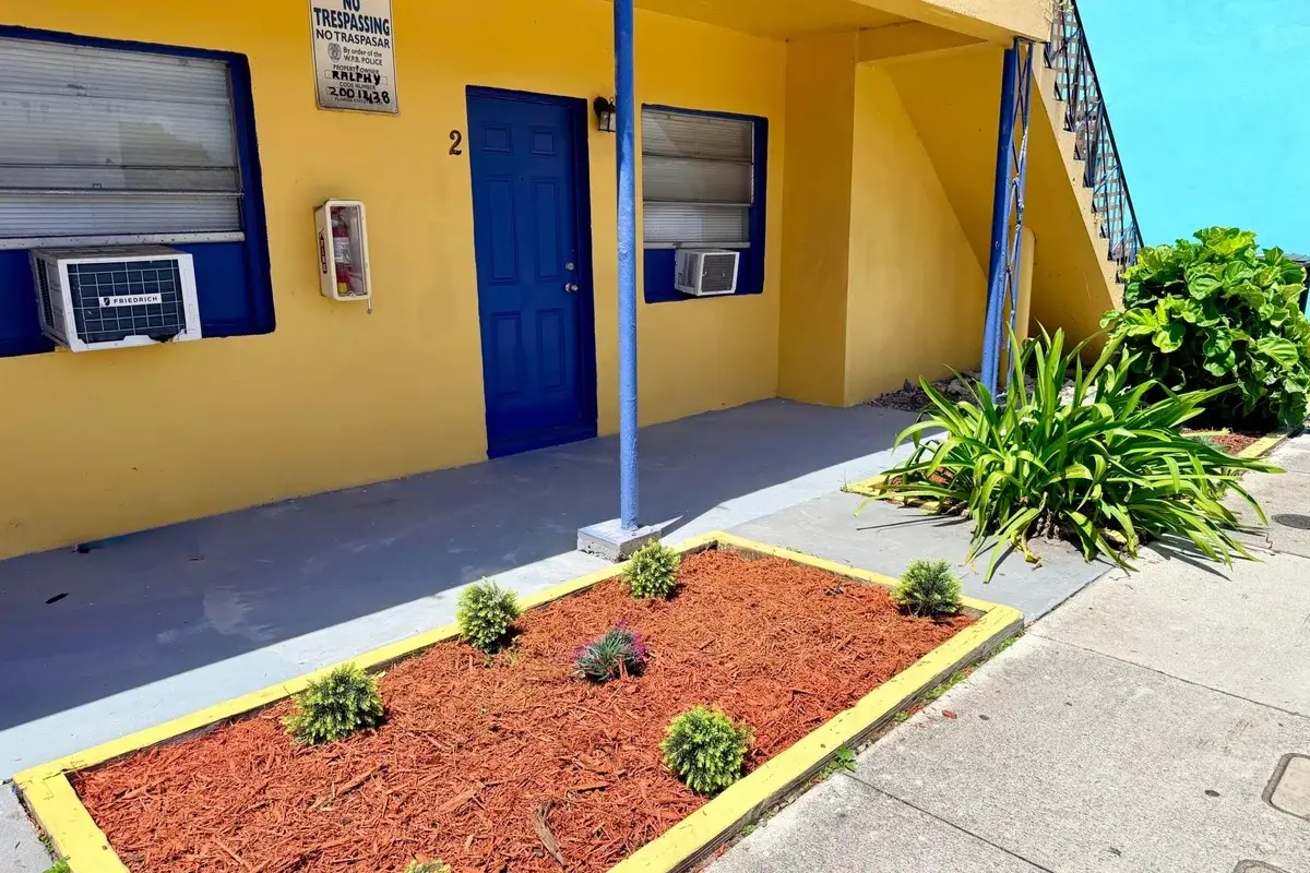 1007 N Tamarind Ave #2, West Palm Beach: photo 1 of 11