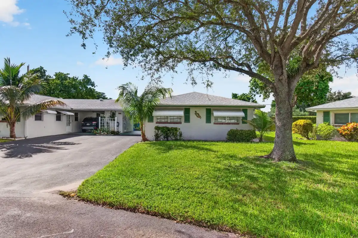 812 Meadowlark Ln, Delray Beach: photo 1 of 24