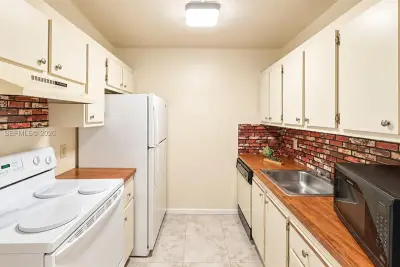 101 SW 132nd Way #304J, Pembroke Pines: photo 1 of 6