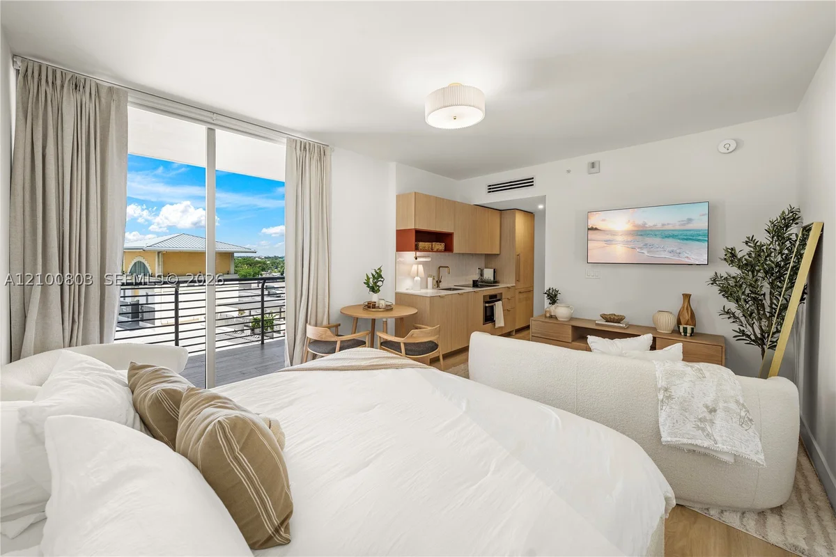 90 NE 32 St #715, Miami: photo 1 of 27