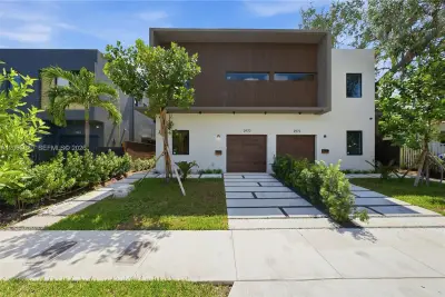 2970 W Trade Ave, Miami: photo 1 of 33