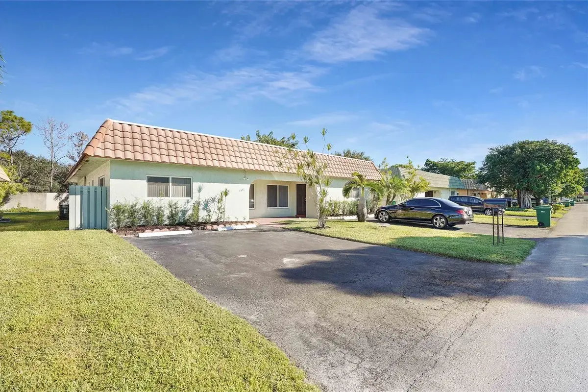 7831 NW 71st Ct, Tamarac: photo 1 of 28