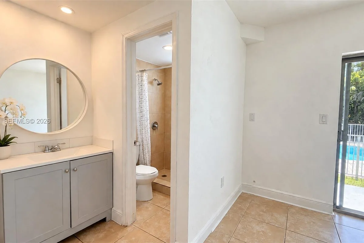 1777 Venice Ln #132, North Miami: photo 1 of 17