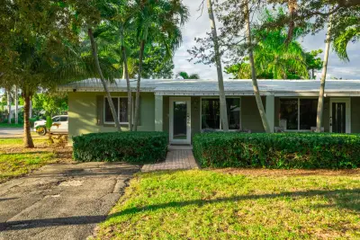 1401 NE 21st St #1-2, Wilton Manors: photo 1 of 1