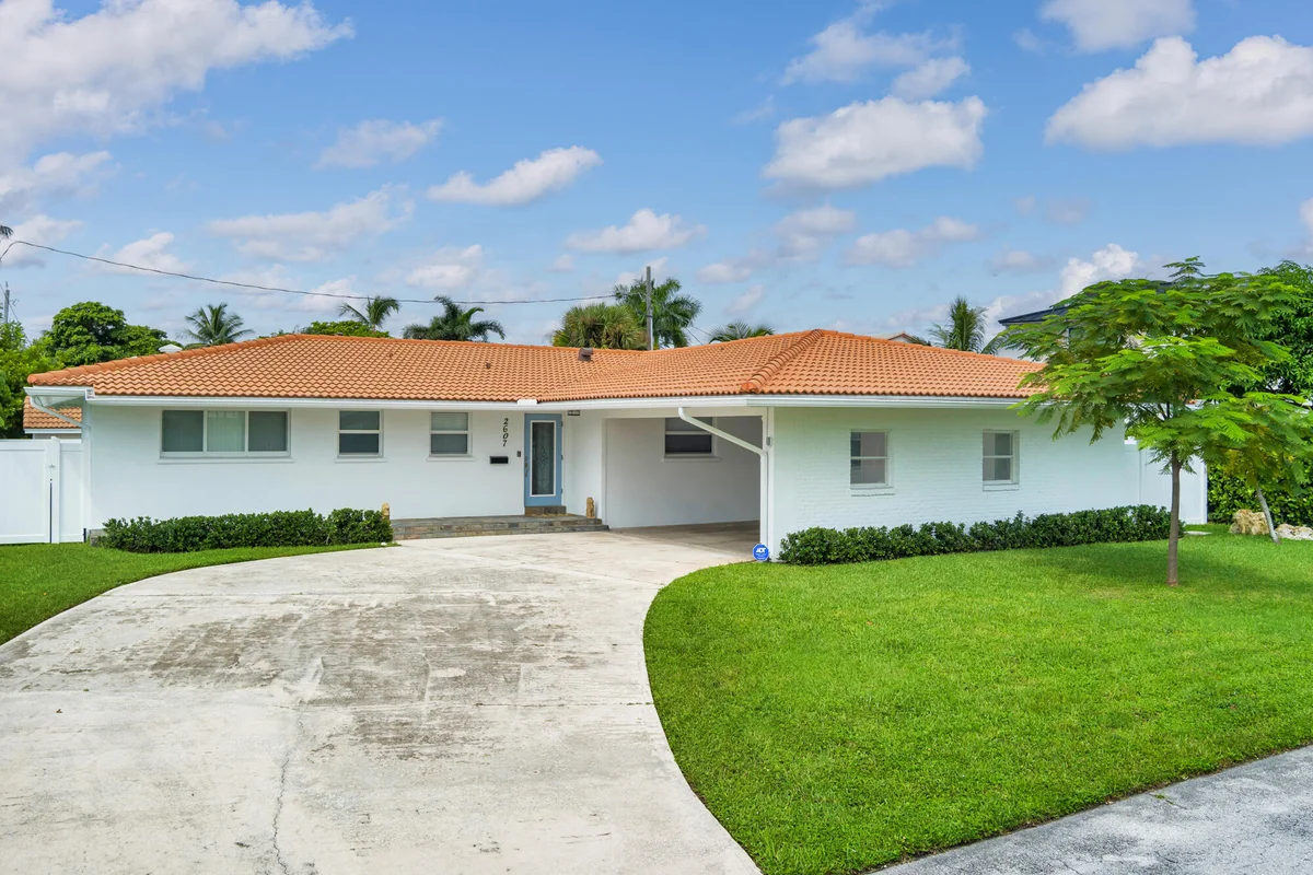 2607 Colgate Ln, Lake Worth Beach: photo 1 of 37