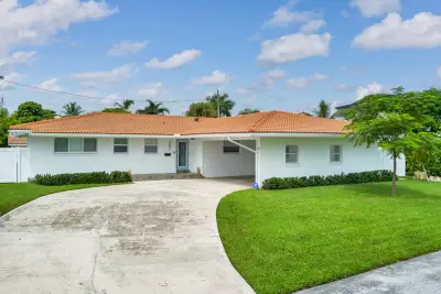 2607 Colgate Ln, Lake Worth Beach: photo 1 of 37