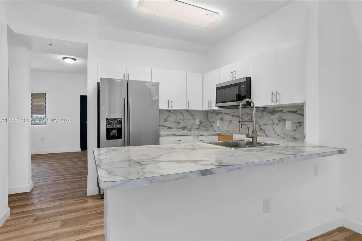 170 E 34th St #101, Hialeah: photo 1 of 21