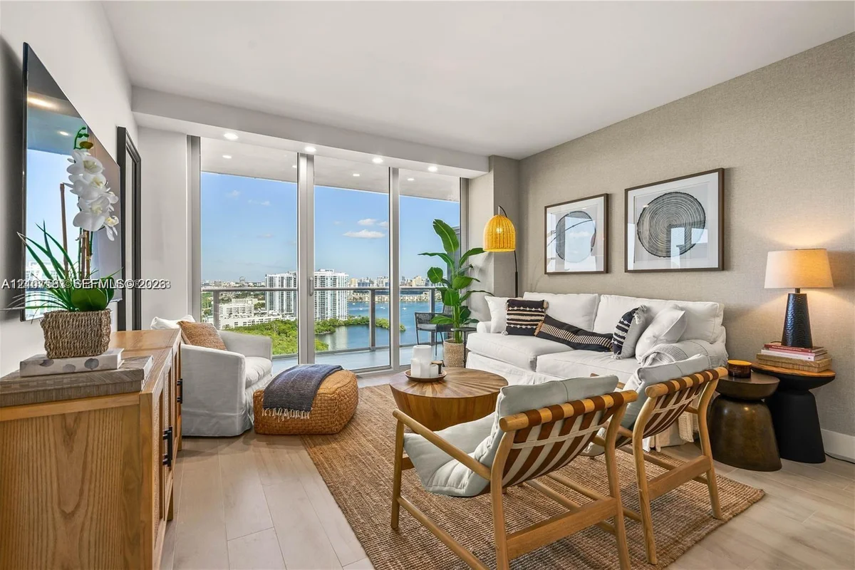 16385 Biscayne Blvd #2406, North Miami Beach: photo 1 of 31