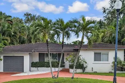 10417 NE 2nd Ave, Miami Shores: photo 1 of 39