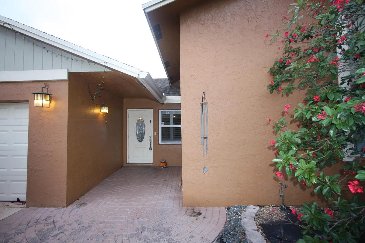22965 SW 56th Ave, Boca Raton: photo 1 of 9