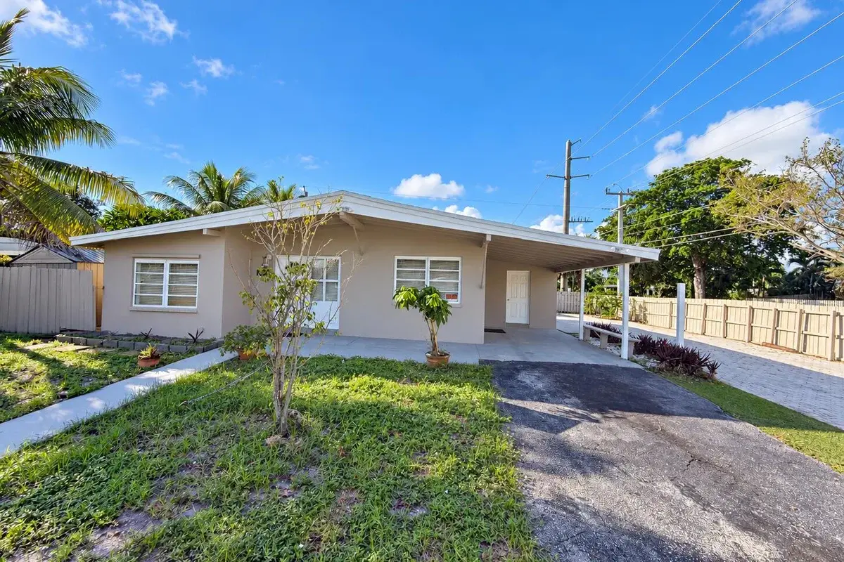1500 NE 42nd Ct, Pompano Beach: photo 1 of 23