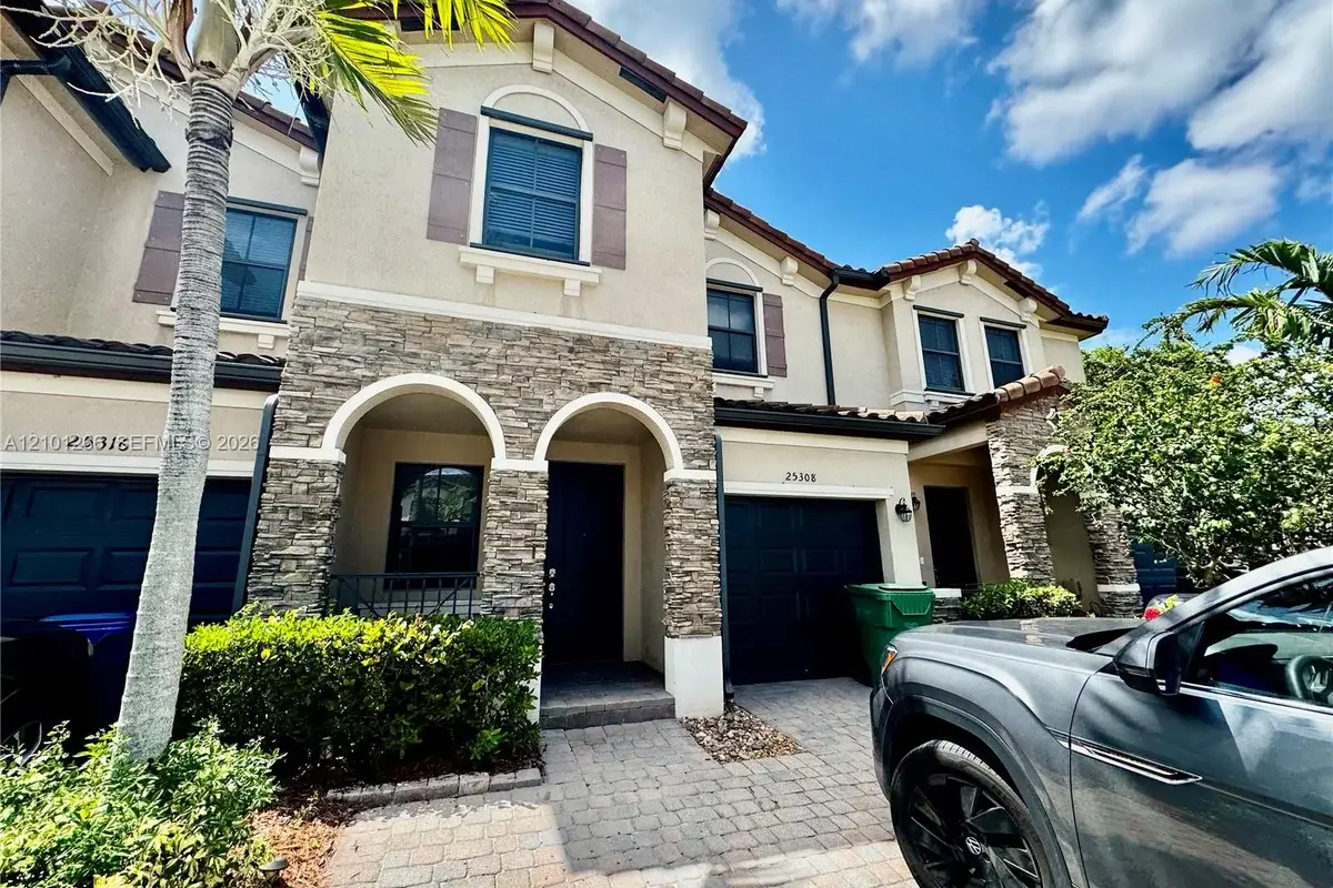 25308 SW 116th Ave, Homestead: photo 1 of 15
