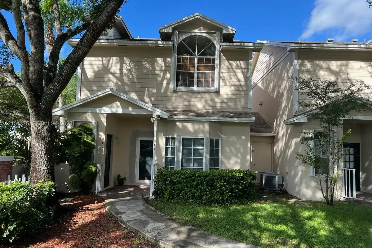 12239 SW 144th Ter #1302, Miami: photo 1 of 1