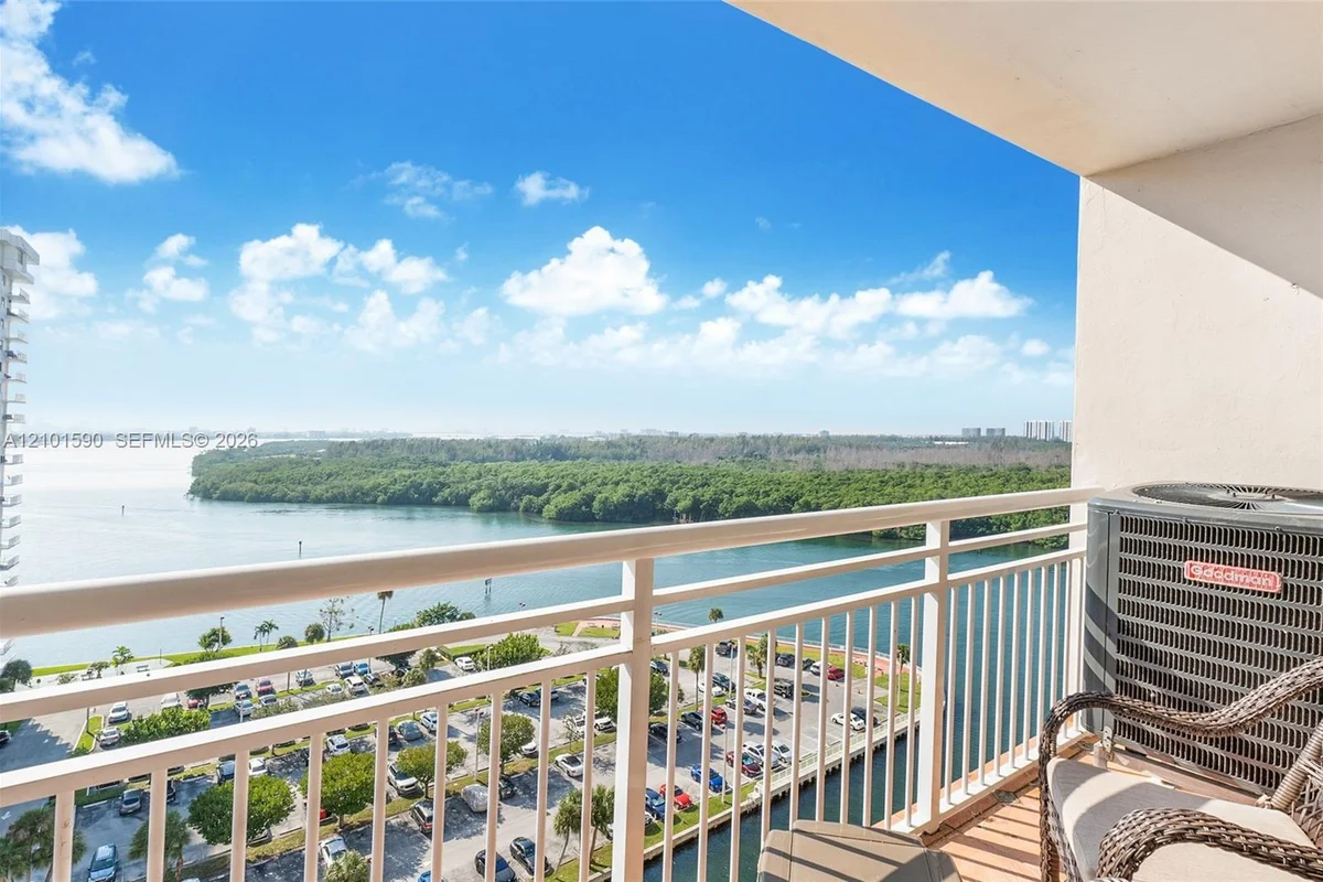 400 Kings Point Dr #1404, Sunny Isles Beach: photo 1 of 20
