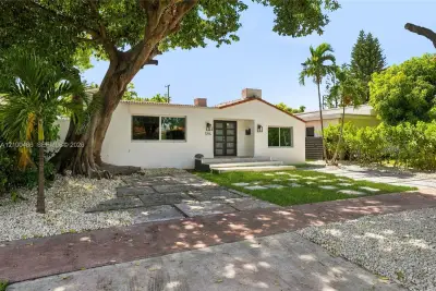 596 W 50th St, Miami Beach: photo 1 of 79