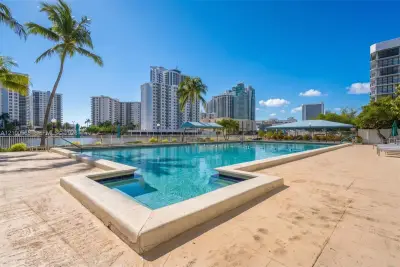 1000 Parkview Dr #627, Hallandale Beach: photo 1 of 27