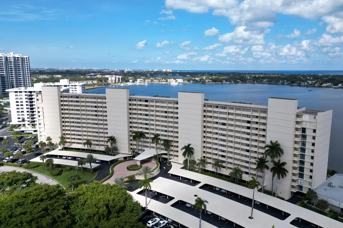 130 Lakeshore Dr #821, North Palm Beach: photo 1 of 37