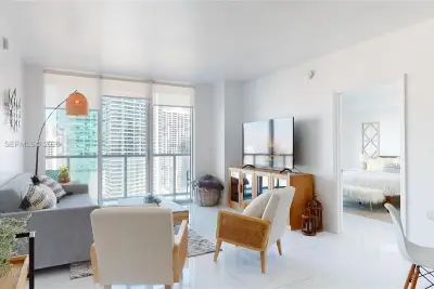 500 Brickell Ave #3405, Miami: photo 1 of 32