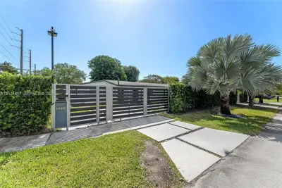 14401 SW 79th Ave, Palmetto Bay: photo 1 of 44
