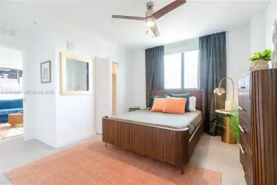 1005 Spring Garden Rd #PH 816, Miami: photo 1 of 36