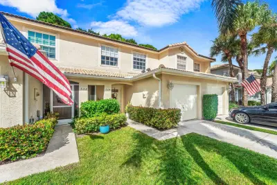 114 Wooden Mill Ter, Jupiter: photo 1 of 30