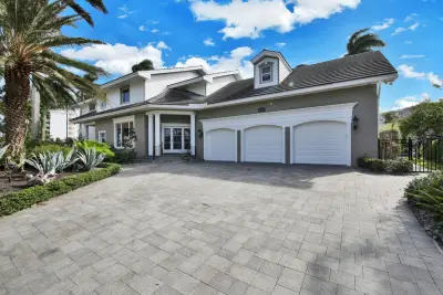 2782 NE 3rd St, Pompano Beach: photo 1 of 67