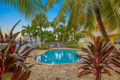 815 Middle River Dr #311, Fort Lauderdale: photo 1 of 27
