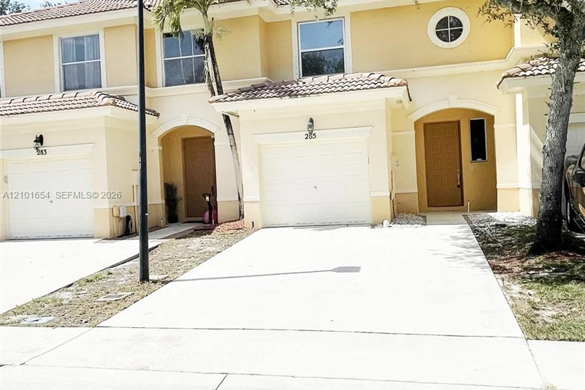 285 River Bluff Ln, Royal Palm Beach: photo 1 of 29