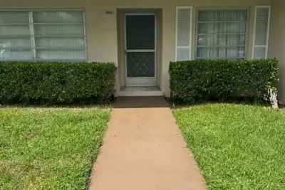 8875 Warwick Dr, Boca Raton: photo 1 of 12