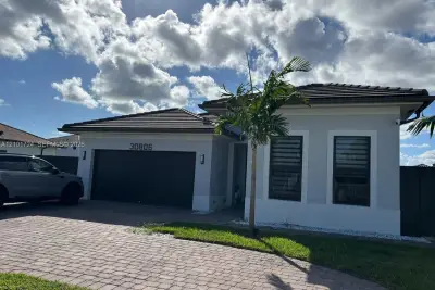Home in Homestead: photo 1 of 15