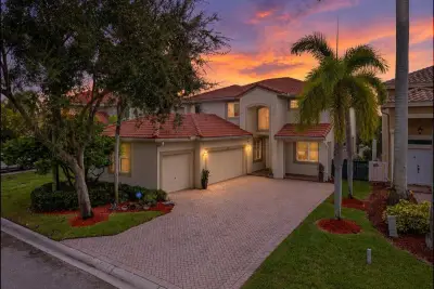 5341 NW 121st Ave, Coral Springs: photo 1 of 48