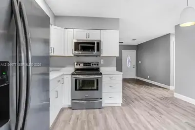 1523 SW 68th Way, North Lauderdale: photo 1 of 10