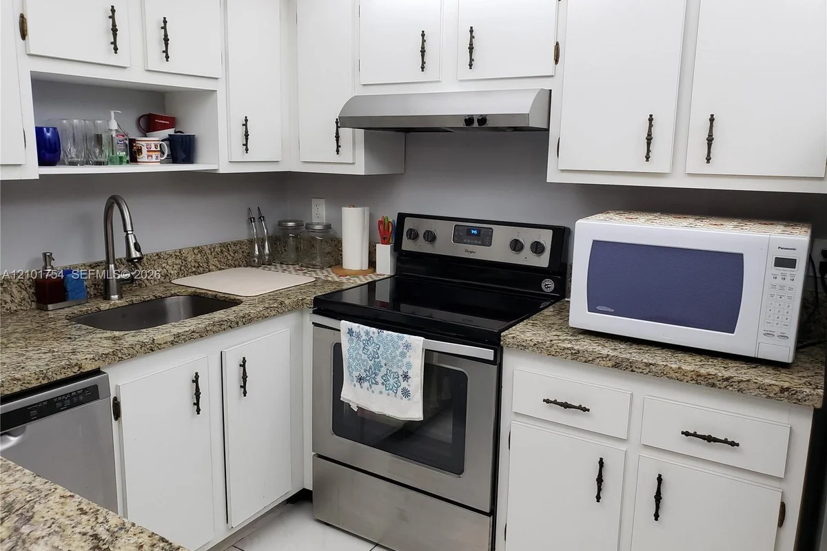 4160 Inverrary Dr #505, Lauderhill: photo 1 of 16