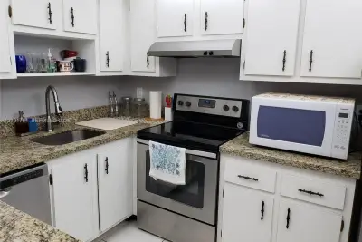 4160 Inverrary Dr #505, Lauderhill: photo 1 of 16