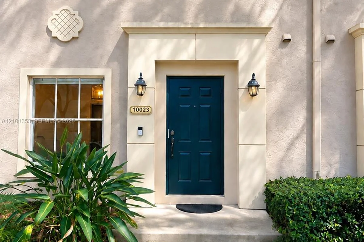 10023 SW 24th St, Miramar: photo 1 of 41